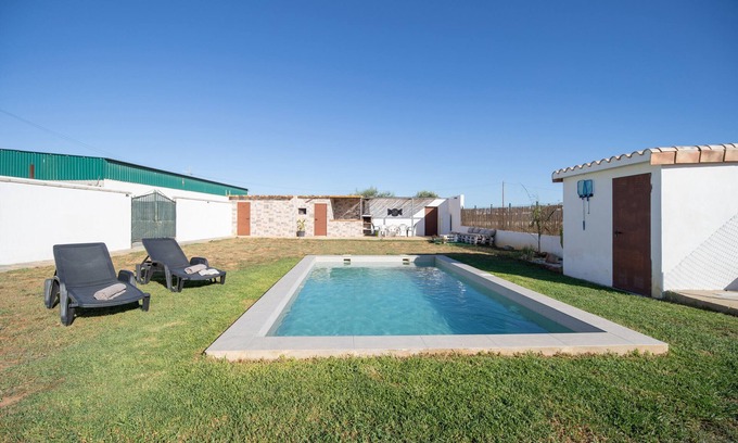 Los Franceses-la Vega House | Holiday Home 'Casa Rural La Ferrera' with Private Pool, Wi-Fi and Air Conditioning
