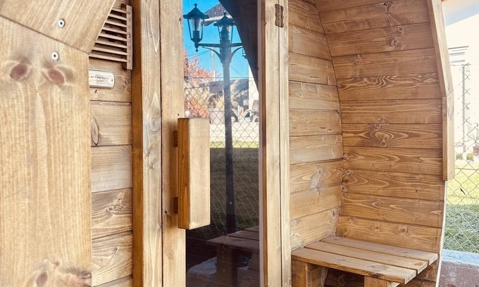 Pittenhart Apartment | Holiday flat "Marianne" with mountain view, roof terrace, wooden barrel sauna and WLAN