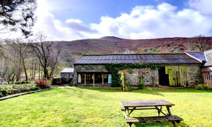 Builth Wells House | Holiday Home Farm Studio by Interhome