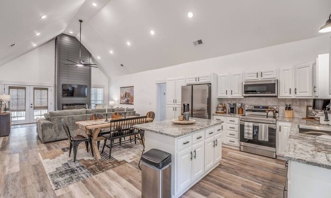 Counce House | Holiday Hills Haven!
