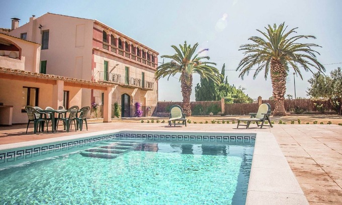 Sant Pere Pescador Villa | Holiday Home in St Pere Pescador with Pool