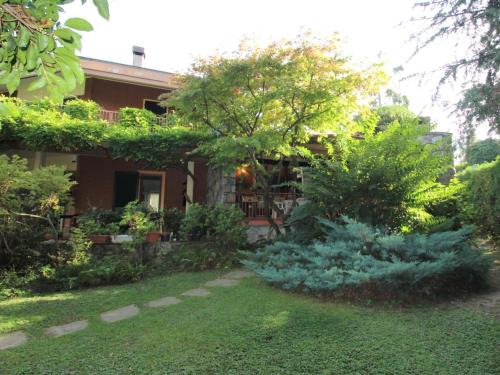Porto Valtravaglia House | Holiday Home Azalea by Interhome