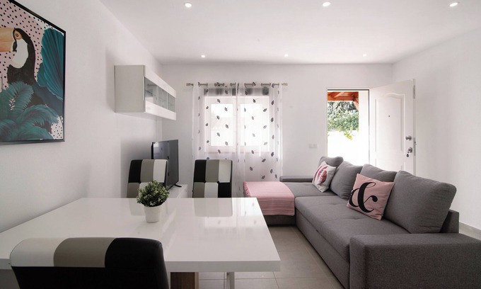 Pechao House | Holiday Home Adelino Guest House with Garden, Grill, A/C & Wi-Fi