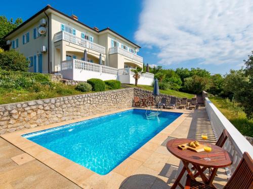 Martina House | Holiday Home Albertina-2 by Interhome