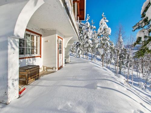 Kehys-Kainuu House | Holiday Home Alppikylä 13b paritalo by Interhome