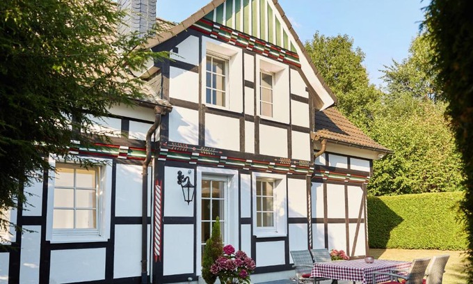 Niederhelden House | Holiday Home Am Golf- und Reitpark by Interhome