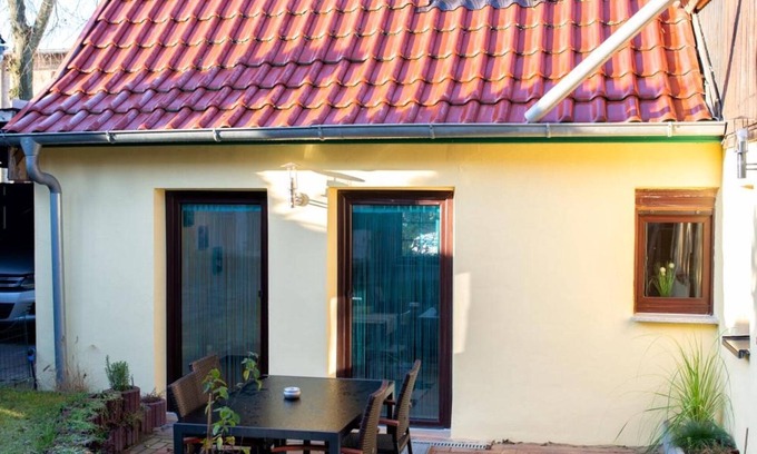 Annenwalde Apartment | Holiday Home 'Am Reiterhof' with Private Terrace, Private Garden and Wi-Fi