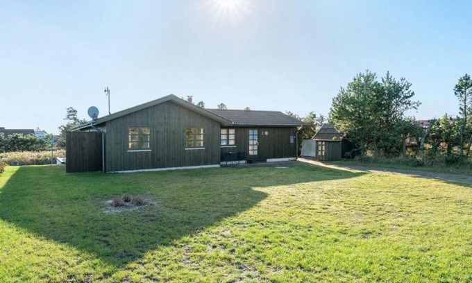 Nordost House | Holiday Home Annabell - 150m from the sea by Interhome