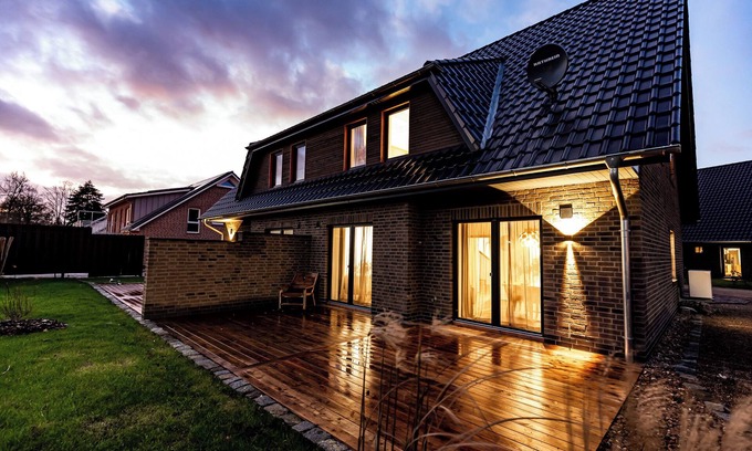 Lilienthal House | Holiday Home 'Anne Und Liese Haus' with Private Terrace