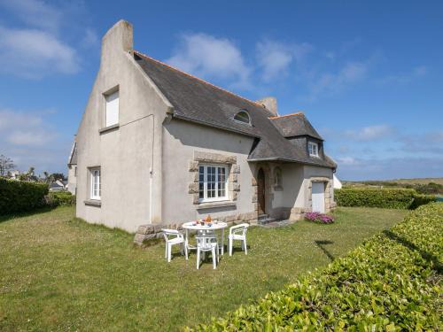Cleder House | Holiday Home Ar Wellen by Interhome