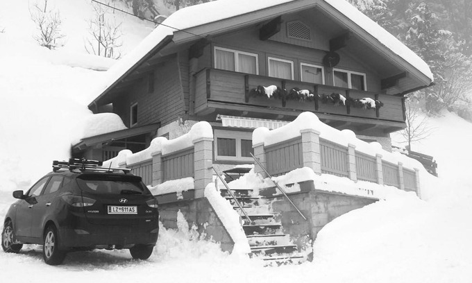 Matrei in Osttirol House | Holiday home with balcony and lots of privacy