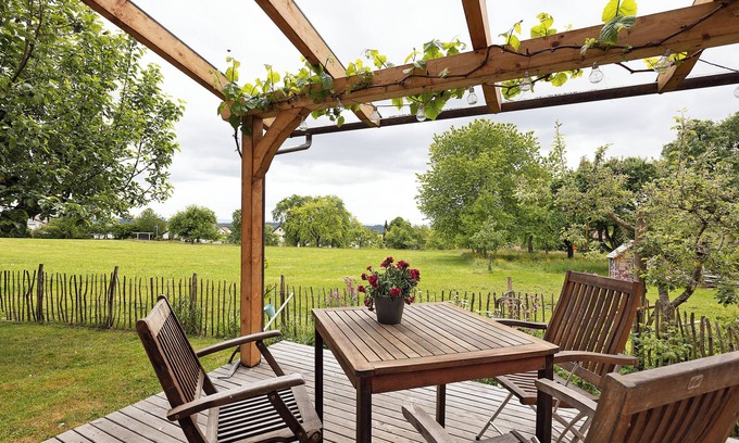 Donaueschingen House | Holiday Home 'Auszeit' with Mountain View, Private Terrace and Wi-Fi