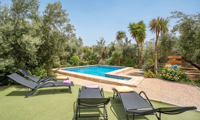 Orgiva House | Holiday Home 'Benizarte' with Mountain View, Wi-Fi and Air Conditioning