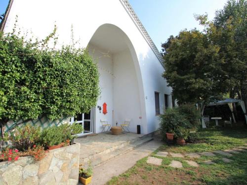 Lisanza House | Holiday Home Bruna by Interhome