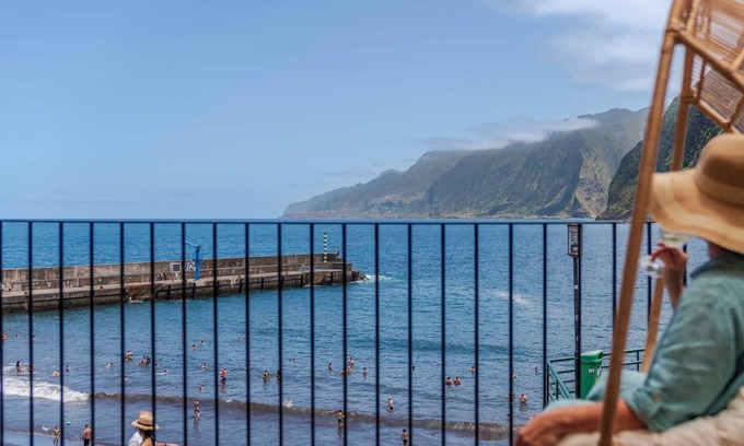Porto Moniz House | Holiday Home by the Sea, Pipas do Avô - Seixal