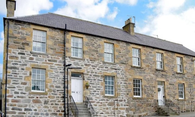 Cullen House | Holiday home by the sea