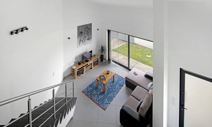 Porto Judeu House | Holiday Home 'Caminho Da Esperança' with Private Garden and Wi-Fi