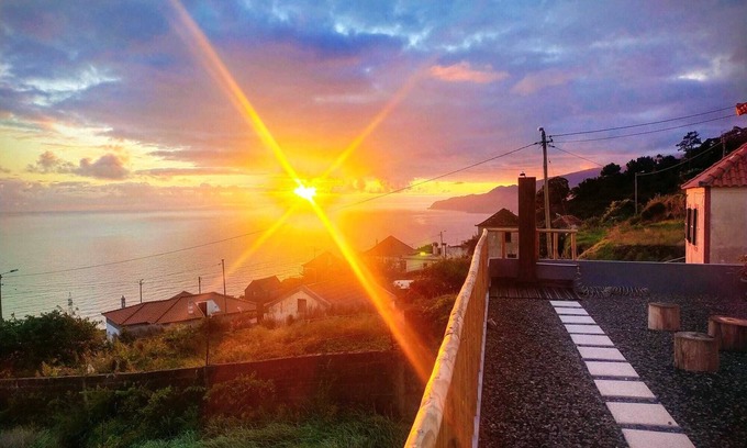 Ribeira da Janela House | Holiday Home 'Casa Da Ribeira Da Janela' with Sea View, Wi-Fi and Air Conditioning