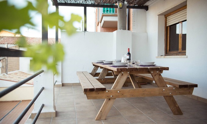 Valderrobres House | Holiday Home 'Casa Herrero' with Private Terrace, Balcony and Wi-Fi