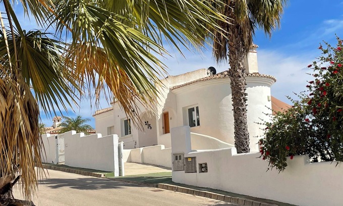 Jalon Villa | holiday home Casalucka4enjoy with private pool and mountain views