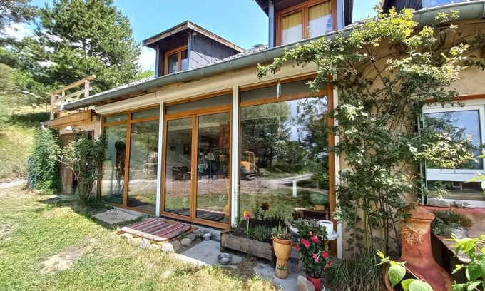 Puy-Sanieres House | Holiday Home "Charmante Maison Familliale Lac" with Lake View & Private Garden