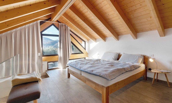 Cesara House | Holiday Home 'Charmingly Renovated Stone House' with Mountain View