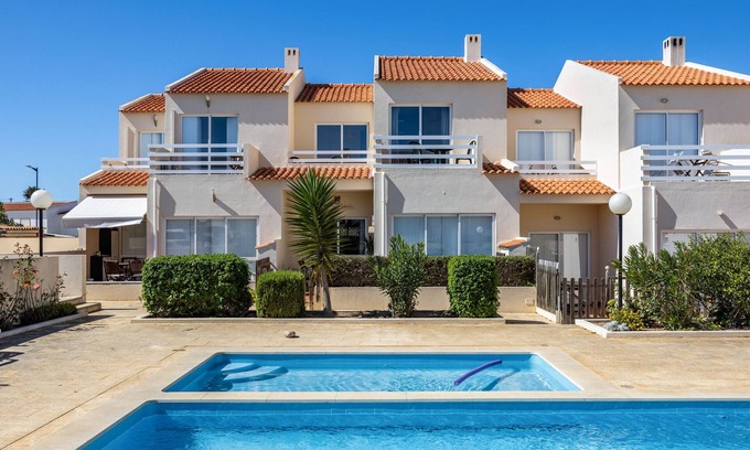 Sagres House | Holiday Home 'Chiringuito House - Suites' with Pool, Garden, Terrace & Wi-Fi