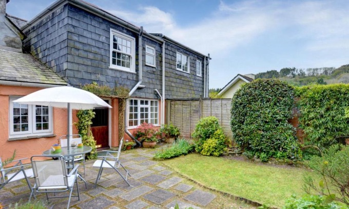 Hessenford House | Holiday Home Currence by Interhome