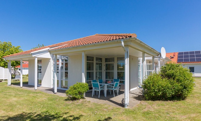 Trent House | Holiday home on the Baltic Sea, near the beach, sauna, whirlpool and barbecue hut