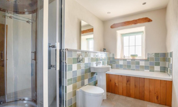 Garn Fadryn House | Holiday Home Deri'r Mynach by Interhome