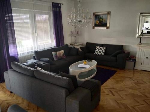 Dugo Selo House | Holiday Home Dugo Selo M&A - Five Bedroom Holiday Home with Terrace