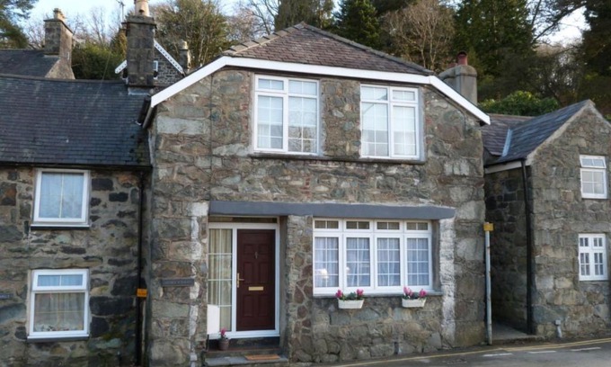 Dolgellau House | Holiday Home Eagles Head by Interhome