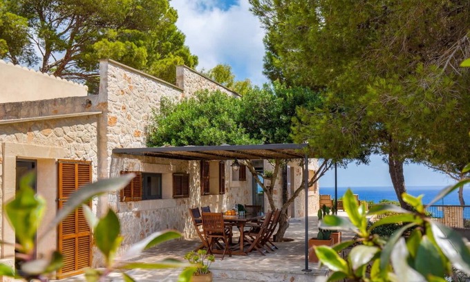 Cap des Moro Ski Chalet | Holiday Home Es Caló in Cala S’Almunia