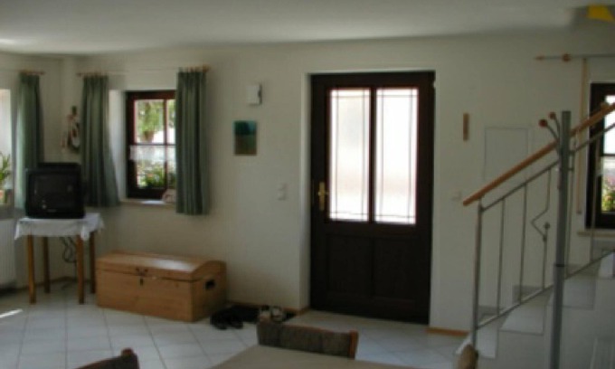 Neuendettelsau House | Holiday Home 'Ferienhaus Bis 5 Personen' with Shared Terrace and Wi-Fi