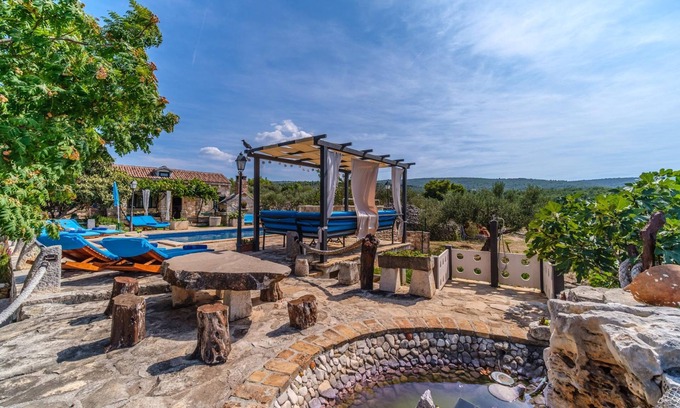 Supetar House | Holiday Home for up to 7 Pool Countryside by sea