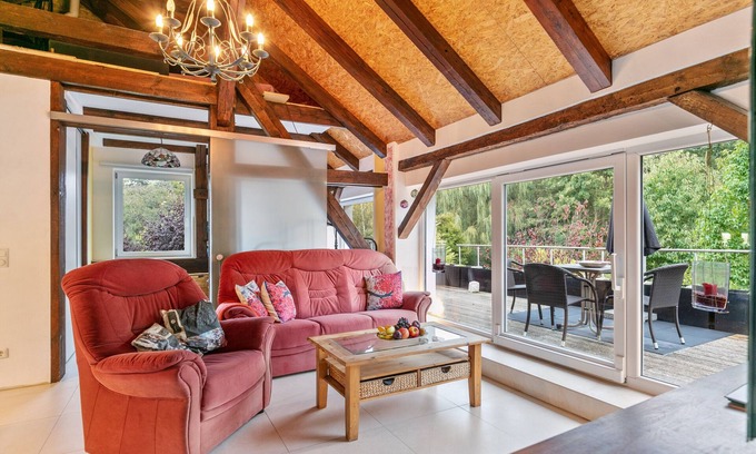 Zeuthen House | Holiday Home 'Haus Am Stadtrand' with Shared Terrace, Balcony and Wi-Fi