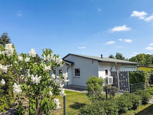 Loissin House | Holiday Home Henry by Interhome