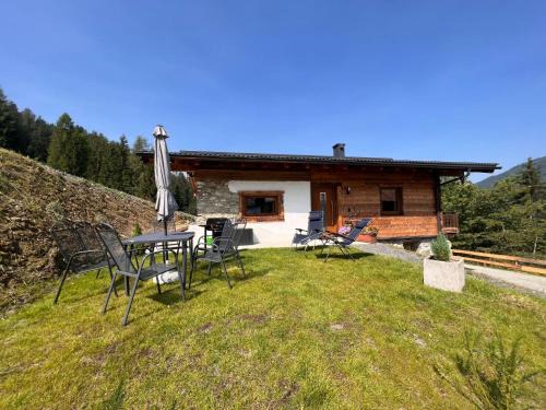 Bruck an der Grossglocknerstrasse House | Holiday Home Hettegg Lehen by Interhome
