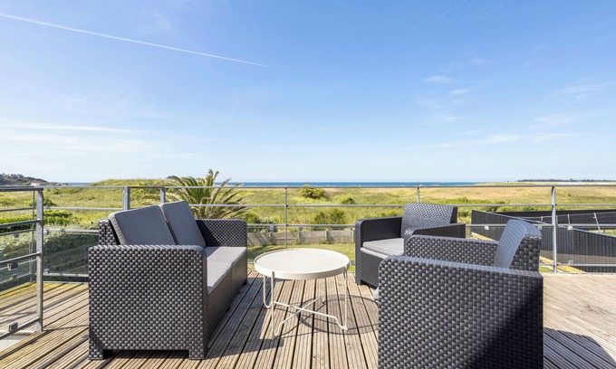 Guilvinec House | Holiday Home 'Horizon - 3 Ch - 100m Plage' with Sea View, Private Terrace and Wi-Fi