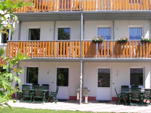 Burg-Reuland House | Holiday Home in Burg Reuland