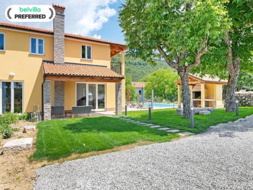 Lanisce House | Holiday Home in Buzet with Terrace