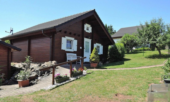 Lissendorf House | Holiday Home in Eifel with Sauna Access