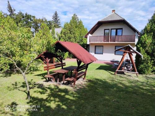Balatonmariafurdo House | Holiday home in Balatonmariafürdo 19443