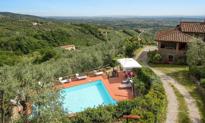 Giugnano House | Holiday Home in Larciano with 3 bedrooms sleeps 6