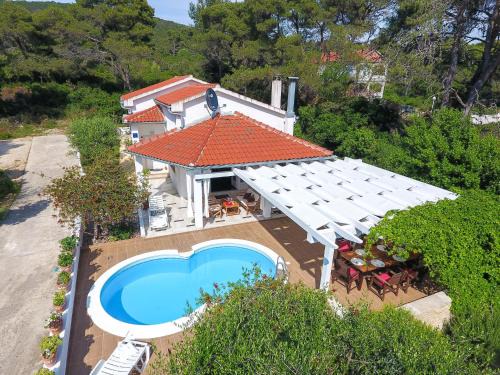 Molat House | Holiday Home in Molat with Pool