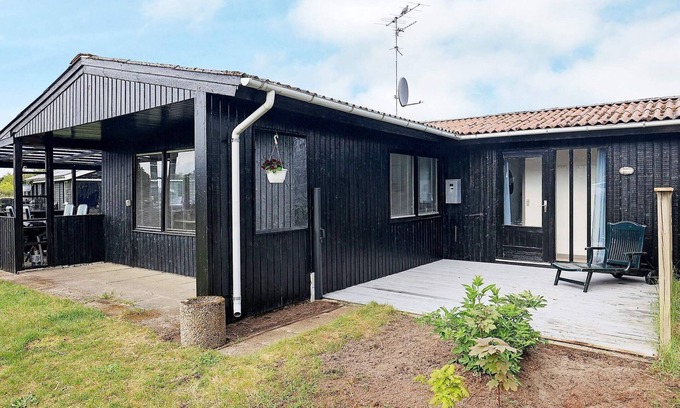 Nordost House | Holiday home in Sæby near beach