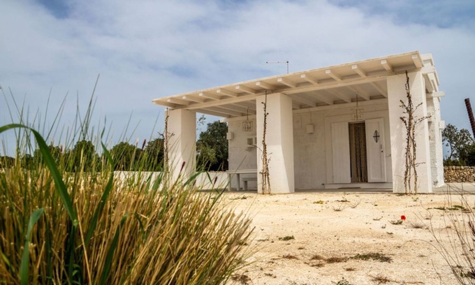 Avetrana House | Holiday home in the countryside with private beach in Punta Prosciutto