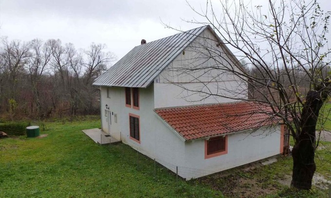 Trnovac House | Holiday home in Trnovac 17132