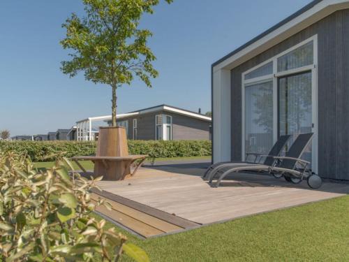 Wemeldinge House | Holiday Home in Zeeland with Workation Setup