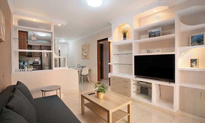 Playa San Juan Apartment | Holiday Home "Isla Bonita San Juan Beach" close to the Beach with Wi-Fi